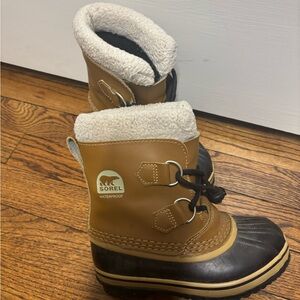 Sorel Brown and Black Winter Boots
